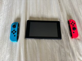 Nintendo Switch Azul y Rojo Seminueva