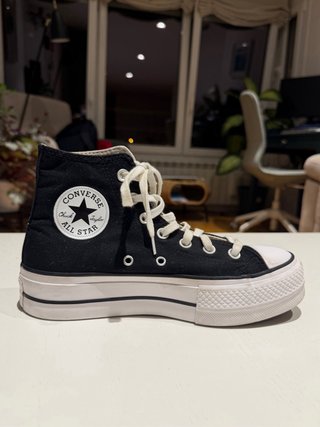 Converse Chuck Taylor negras con plataforma