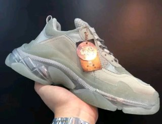 Triple S, nuevas a estrenar