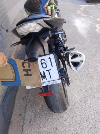 Kawasaki Z750 Naked Negra y Verde