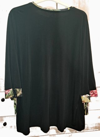 Completo Donna Valtusi Nero con Fiori