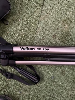Trípode Velbon para cámara