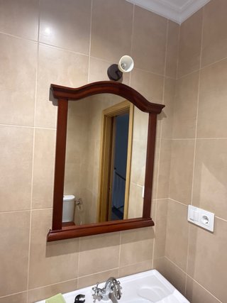 Lavabo ceramico blanco con mueble madera + Espejo