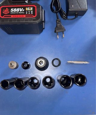 Llave de impacto + 2 baterías y llaves de vaso