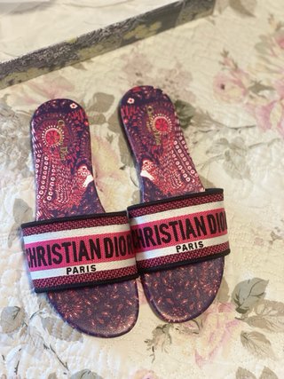 Sandalias planas estampadas