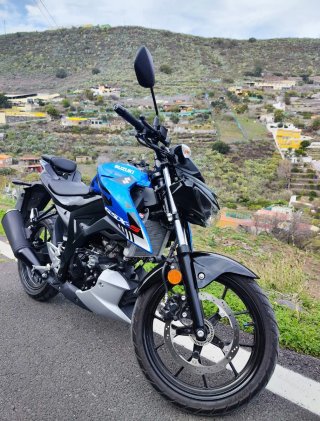 Suzuki GSX-S 125 Naked Azul
