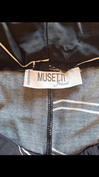 Pantaloni in viscosa fantasia floreale
