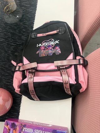 Mochila Kpop Guerreras Negra y Rosa