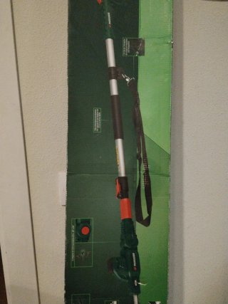 CORTASETOS TELESCÓPICO RECARGABLE 20V Parkside