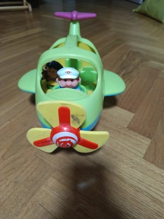 Avión de juguete musical