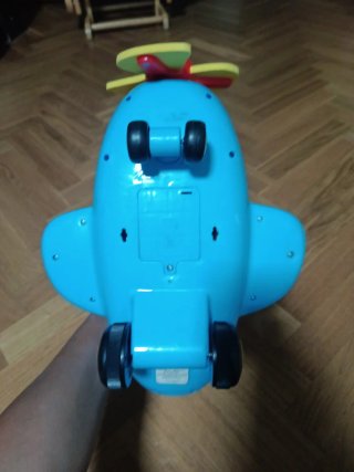 Avión de juguete musical