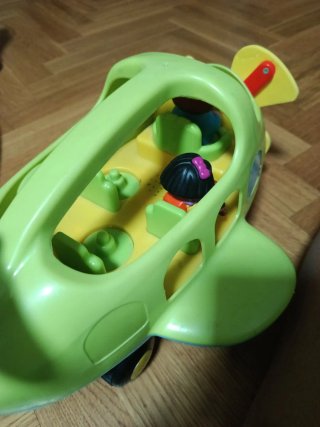 Avión de juguete musical
