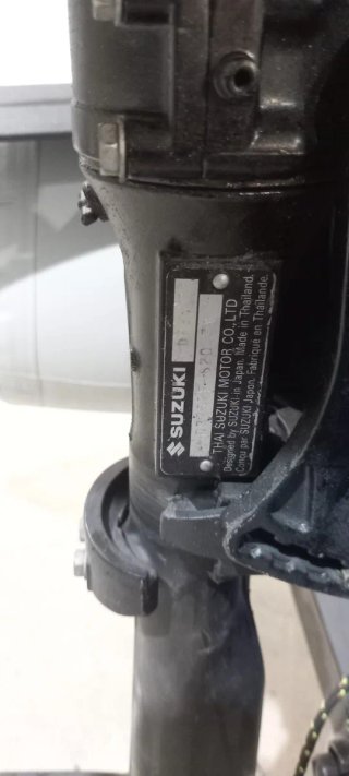 Barco Zodiac mas motor Suzuki con remolque