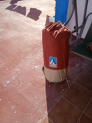2 tiendas de campaña
