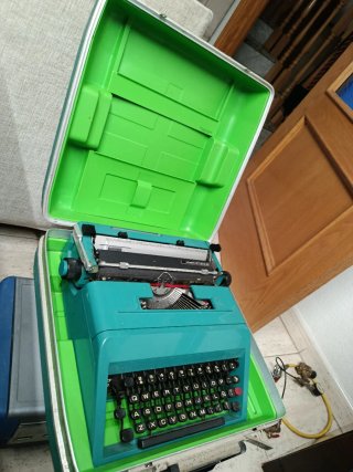 Máquina de escribir Olivetti Studio 45