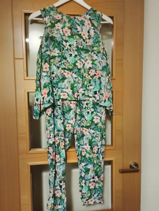 Conjunto blusa y pantalón floral mujer