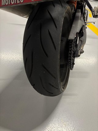 BMW F800R Naked Roja y Negra