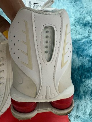 Nike Shox R4 Blancas y Plateadas