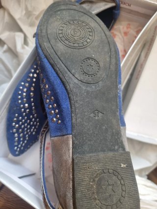 Manoletinas azules y plateadas con tachuelas