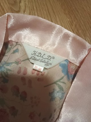 Pijama de seda floral con zapatillas
