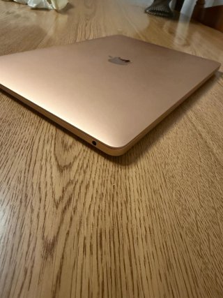 MacBook Air Retina 13” 2019 - Intel i5, 8GB RAM