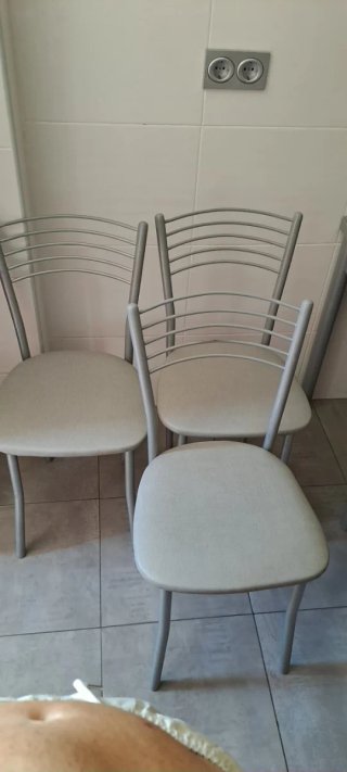 3 sillas cocina gris