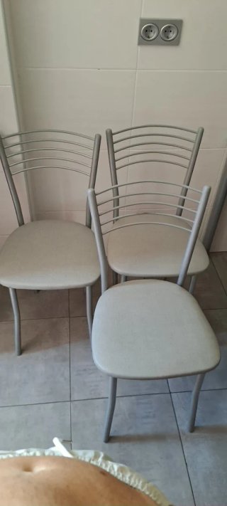 3 sillas cocina gris