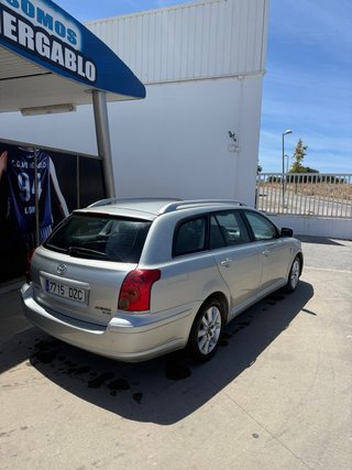 Toyota Avensis 2.2 D-4D D-Cat Executive