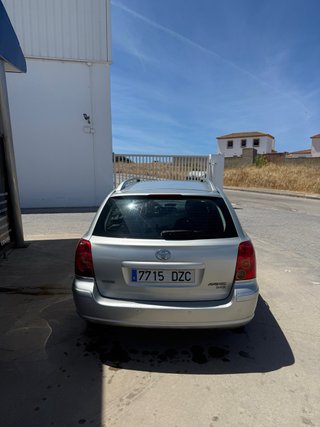 Toyota Avensis 2.2 D-4D D-Cat Executive