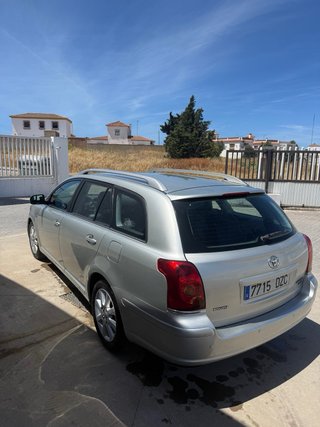 Toyota Avensis 2.2 D-4D D-Cat Executive