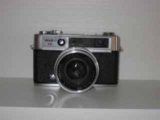 Yashica Lynx-14E Cámara Analógica 35mm F1.4