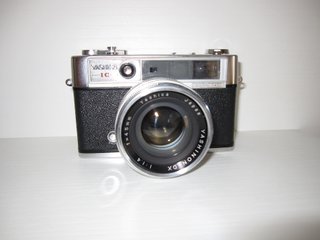 Yashica Lynx-14E Cámara Analógica 35mm F1.4
