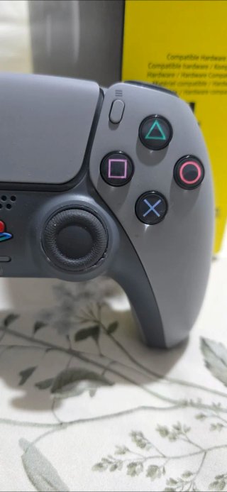 Mando PS5 30 Aniversario