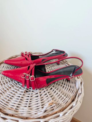 Zapatos de tacón rojos