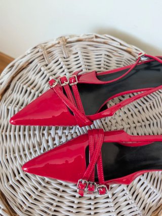 Zapatos de tacón rojos