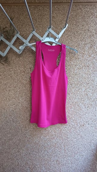 Lote dos camisetas de Mango y Stradivarius