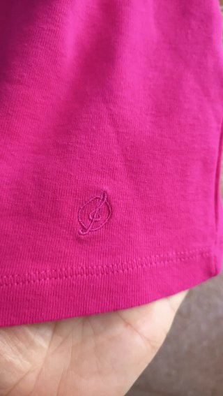 Lote dos camisetas de Mango y Stradivarius