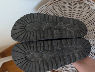Sandalias marrones tachas de Stradivarius