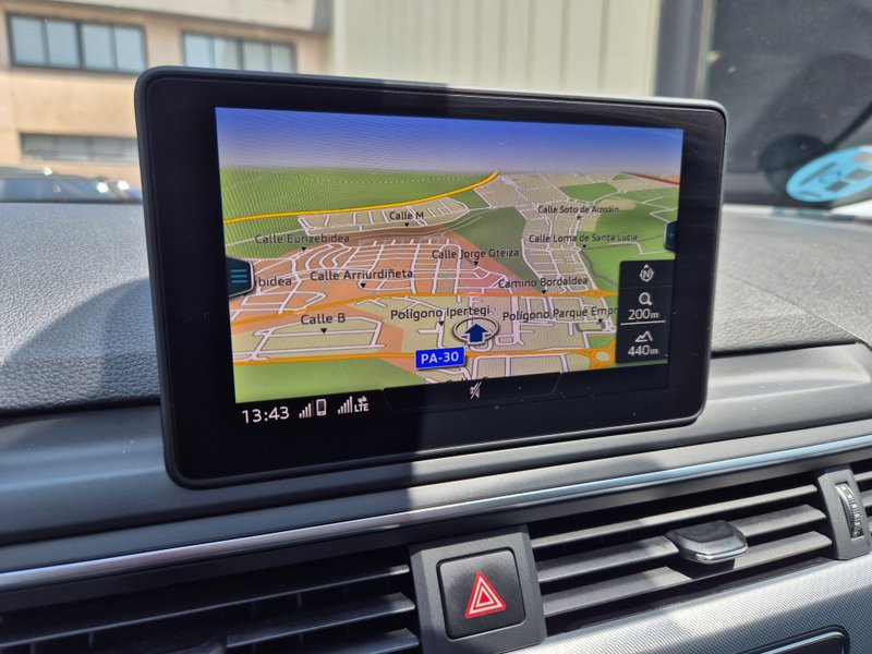 Audi A4 AVANT 2.0 TDI S line edition 2018, foto 20
