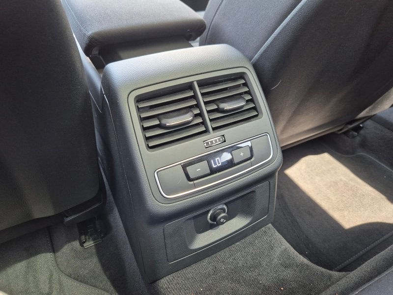 Audi A4 AVANT 2.0 TDI S line edition 2018, foto 26
