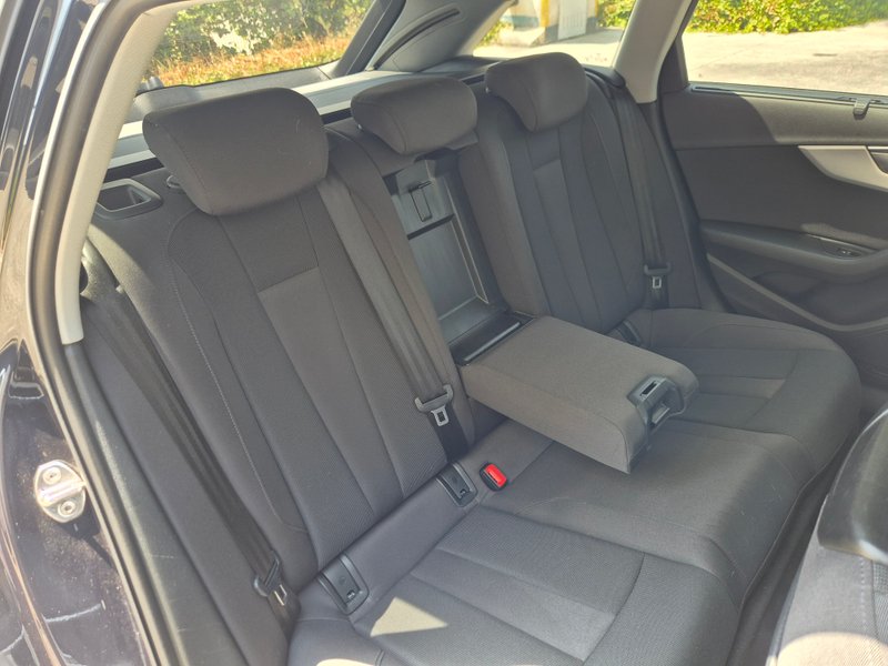 Audi A4 AVANT 2.0 TDI S line edition 2018, foto 28