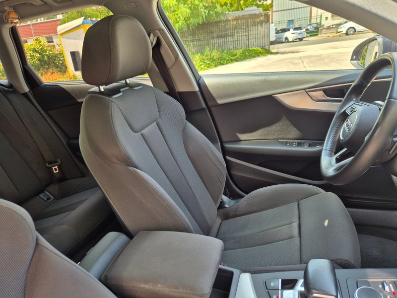 Audi A4 AVANT 2.0 TDI S line edition 2018, foto 32