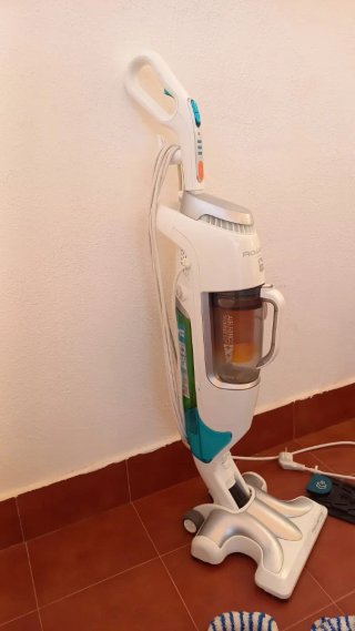Fregona y Aspirador, Marca"Robenta Clean & Stream"