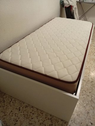 Cama individual 90*180, prácticamente nueva