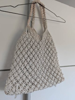 Bolso de macramé color crudo