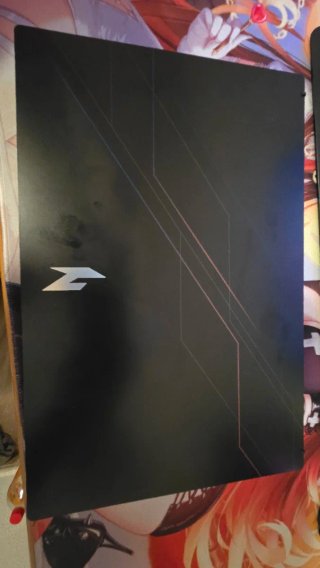 Laptop Acer Nitro V 15 ANV15-52 con mouse Logitech