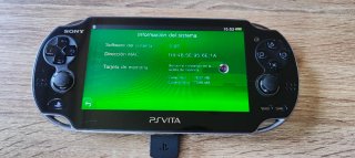 PS Vita 3.68 con 3 juegos, cargador y memoria 8gb