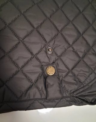 Chaleco Burberry verde militar  Talla M