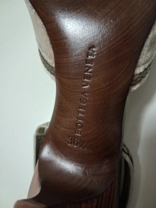 Zapatos  Bottega Veneta,  crudo y plata,Talla 36.5