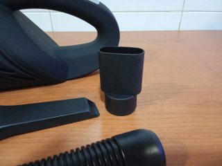Aspirador de mano con accesorios